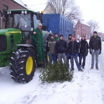 B-Jugend trotzt Sturmtief „Daisy“ bei der Aktion „Weihnachtsbaum“