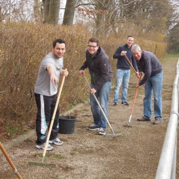 Frühjahrsputz auf den Sportplätzen in Bocket und Waldfeucht